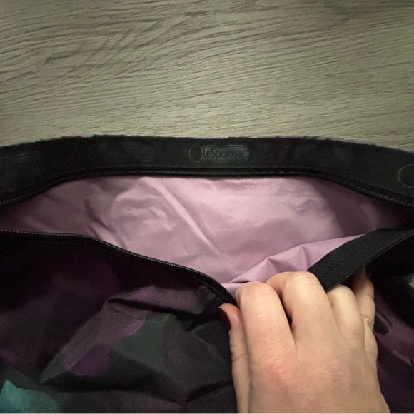 LE SPORTSAC | Large Flat Cosmetic Toiletry Travel Bag | One Zip Splendor Night - Picture 6 of 6